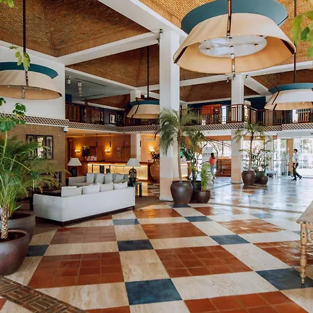 Grande Real Santa Eulalia Resort & Hotel Spa-2