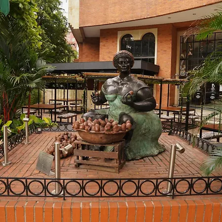 Hotel Dann Carlton Cali-3