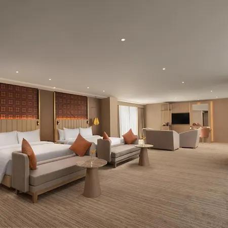 The Golden Crown Hotel-2