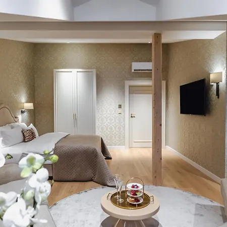 Hotel Unicus Palace Old Town - Destigo Hotels-2