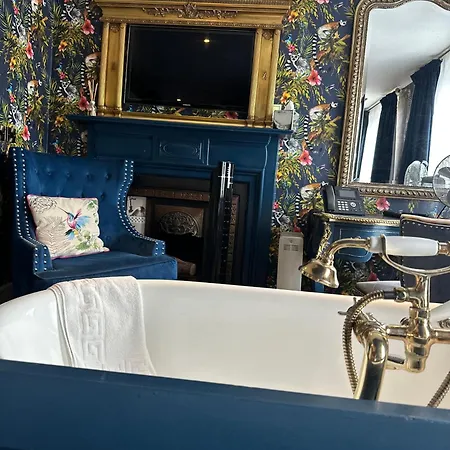 Oyo The Townhouse-2