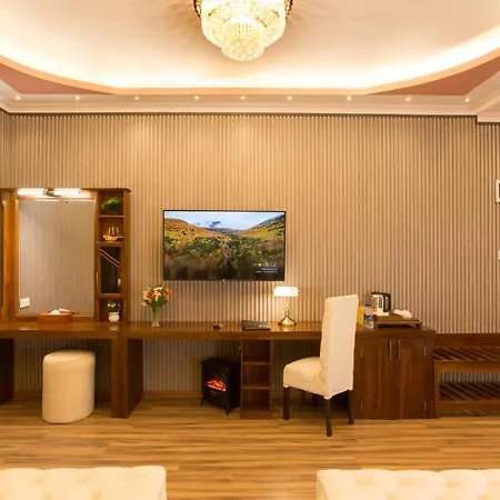 Hotel Grand Turf-3