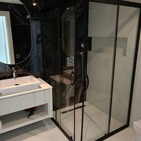 Elite Luxury Suite & Spa-3