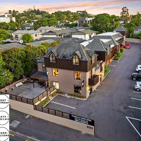 Knights Inn-2