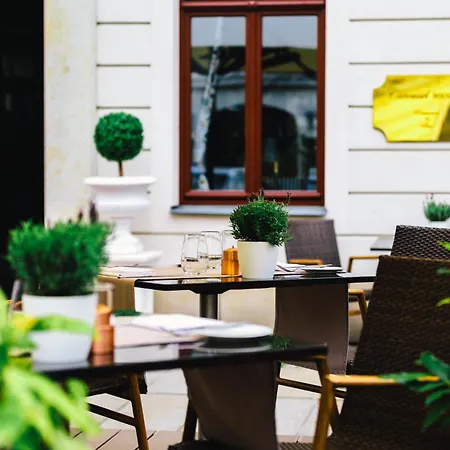 Relais & Chateaux Buelow Palais-2