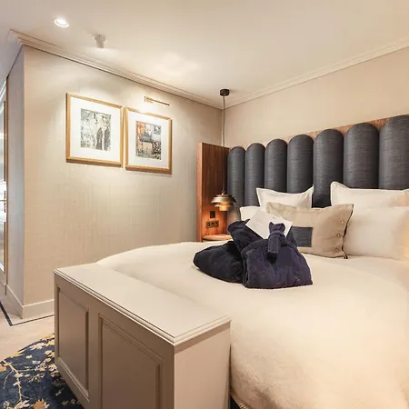 Hotel 717-2