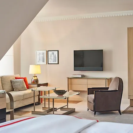 Hotel Plaza Athenee - Dorchester Collection-2