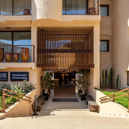 3Hb Falesia Beach-2