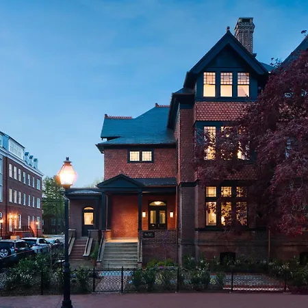86 State Circle - Luxury Boutique Hotel-2