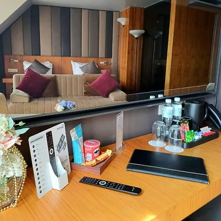 All Seasons Residence Design Hotel - Free Parking-2