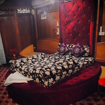 Heritage New Moon Premium Houseboat-2
