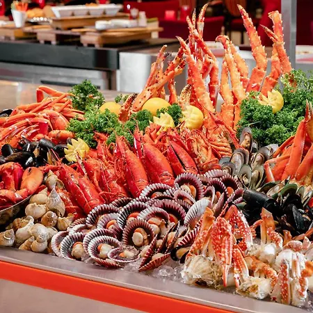 Royal Plaza On Scotts-3