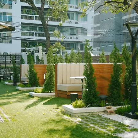 Floral Court Hotel & Residence Sukhumvit 13-3