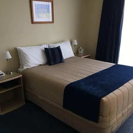 Motel On York-2