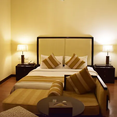 Ramada Plaza By Wyndham Karachi Airport Hotel-2