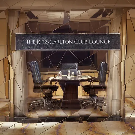 The Ritz-Carlton Shanghai, Pudong-3