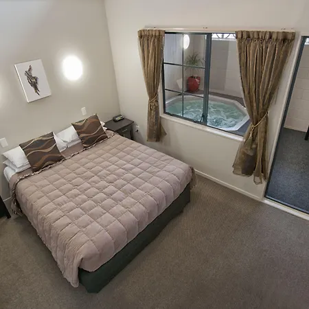 Sport Of Kings Motel-2