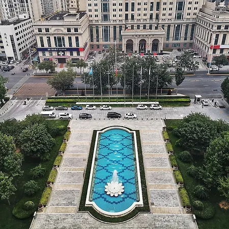 Renaissance Tianjin Lakeview Hotel-3