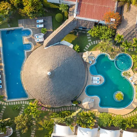 Navutu Dreams Resort & Wellness Retreat-3