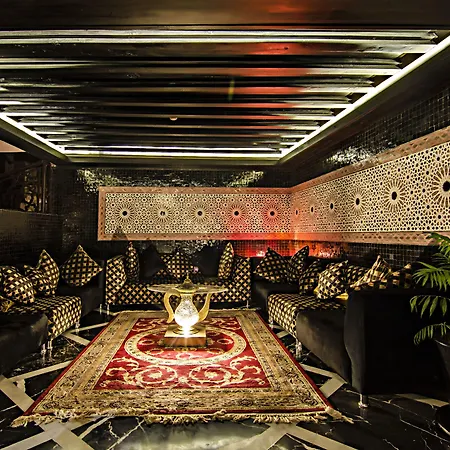 Palais Ommeyad Jacuzzi Suites & Spa-3