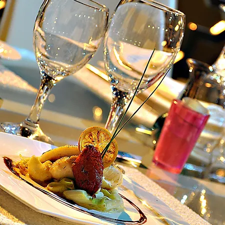 Palais Ommeyad Jacuzzi Suites & Spa-2