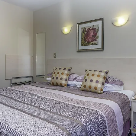 166 Majestic Court Motel-2