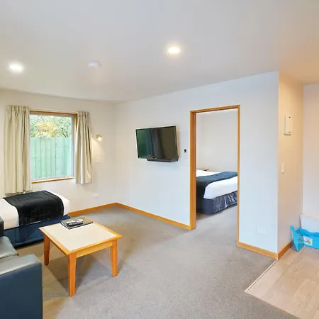 306 Motel Apartments-3