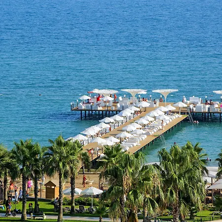 Bellis Deluxe Hotel & Heated For Winter Aqua Park-3
