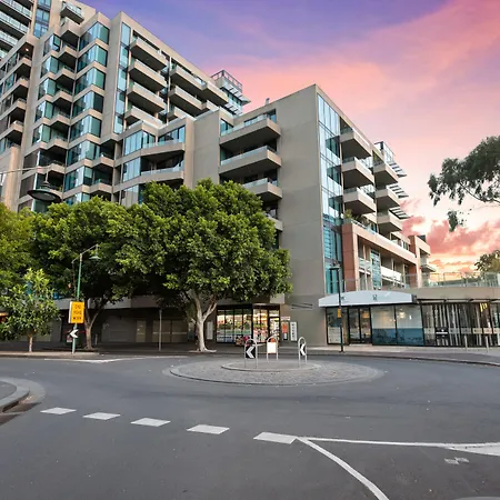 Waterfront Melbourne Apartments-2