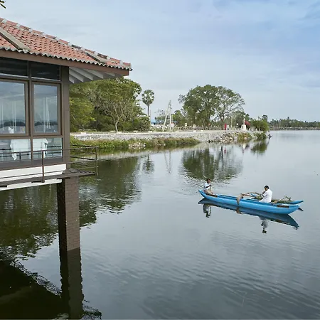 Ekho Lake House - From Colonial Bungalow To Royal Retreat-3