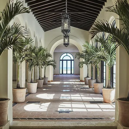 Four Seasons Hotel At The Surf Club-3