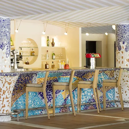 The Oasis By Don Carlos Resort (Adults Only)-3