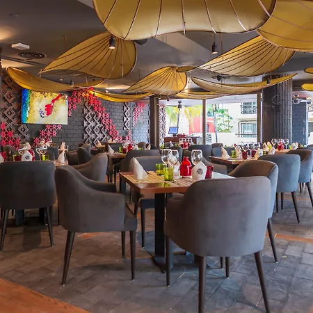 The Reef 28 Hotel & Spa (Adults Only)-3