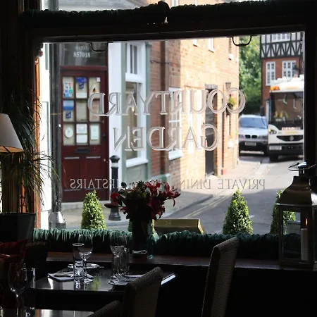 Gilbey'S Bar, Restaurant & Townhouse-2