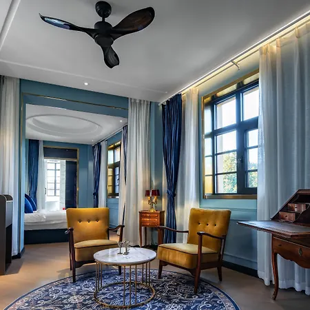 Moon And Chalice Boutique Hotel-3
