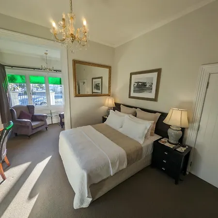 Ponsonby Manor-2