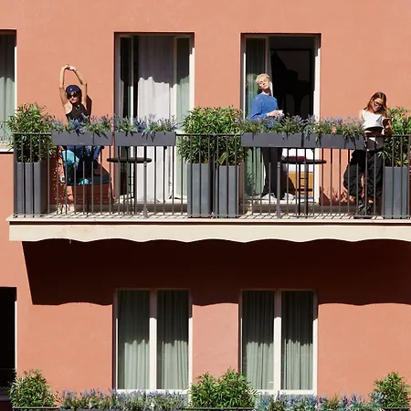 W Rome-3