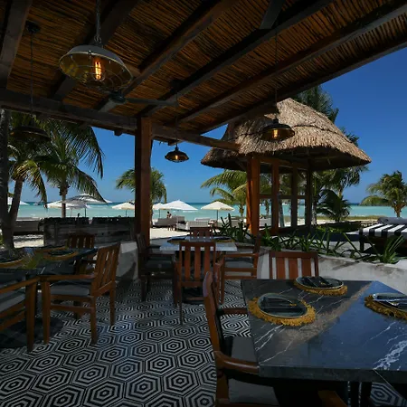Casa Del Jaguar Beach Hotel-3