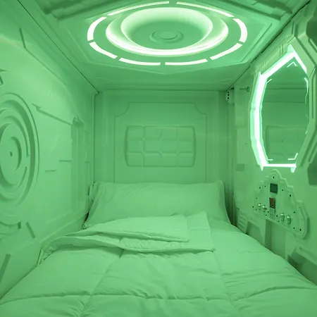 Art Seven Hostel Capsules-2