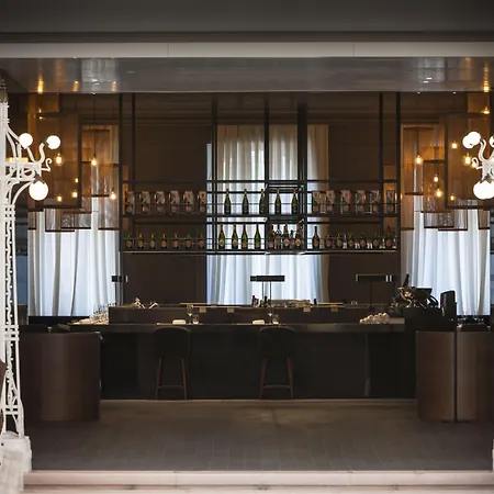 Kozmo Hotel Suites & Spa - Small Luxury Hotels Of The World-2