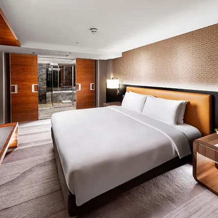 Royal Plaza Hotel-2