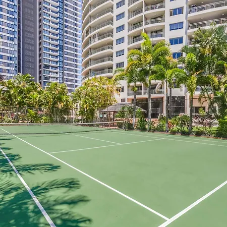 The Meriton Apartments On Main Beach-2