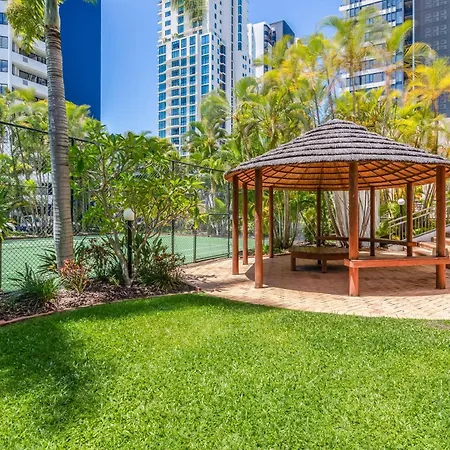 The Meriton Apartments On Main Beach-3