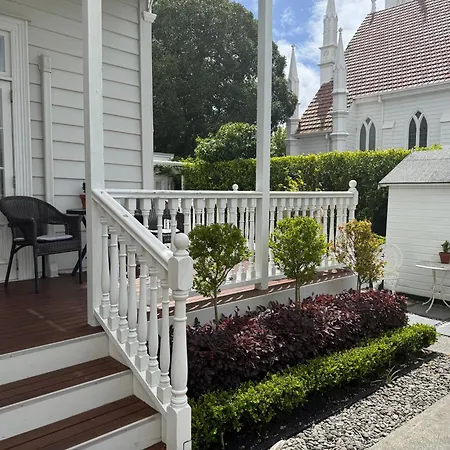 Ponsonby Manor-2