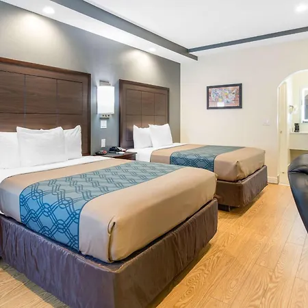 Econo Lodge Inn & Suites Houston Willowbrook-2