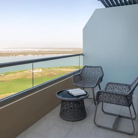 Yas Plaza Mangroves By Ihg-3