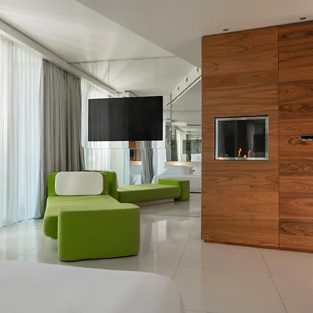 I-Suite Hotel-3