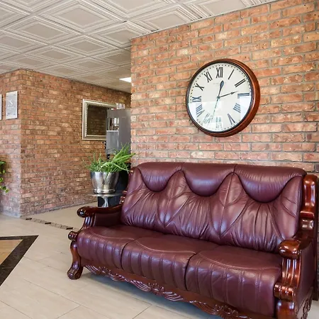 Rodeway Inn Branson, Brick House-3