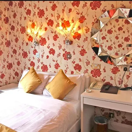 Crompton Guest House-3