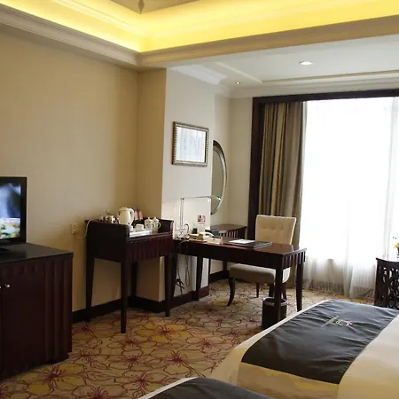 The Royal Marina Plaza Hotel Guangzhou-3